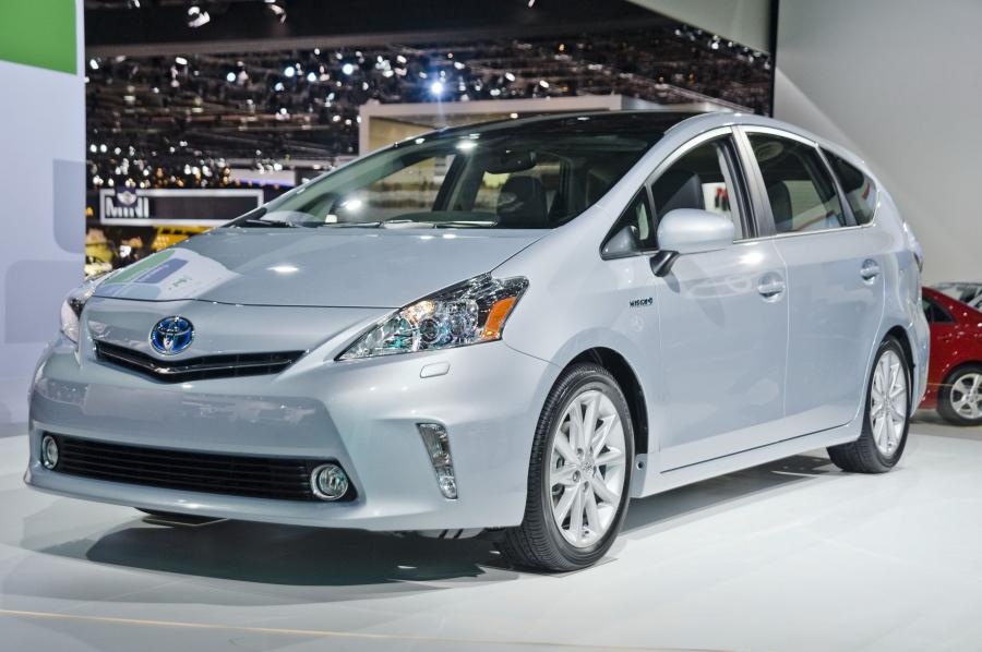  Toyota Prius V 2011 года  (фото 87 из 208)